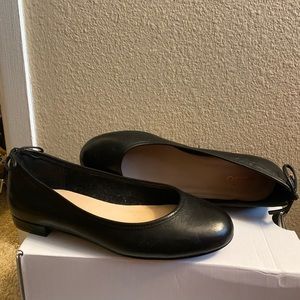 Women’s flats